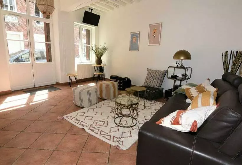 Les Falaises De L Estran