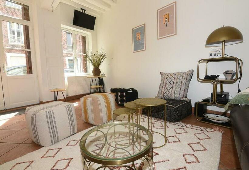 Les Falaises De L Estran