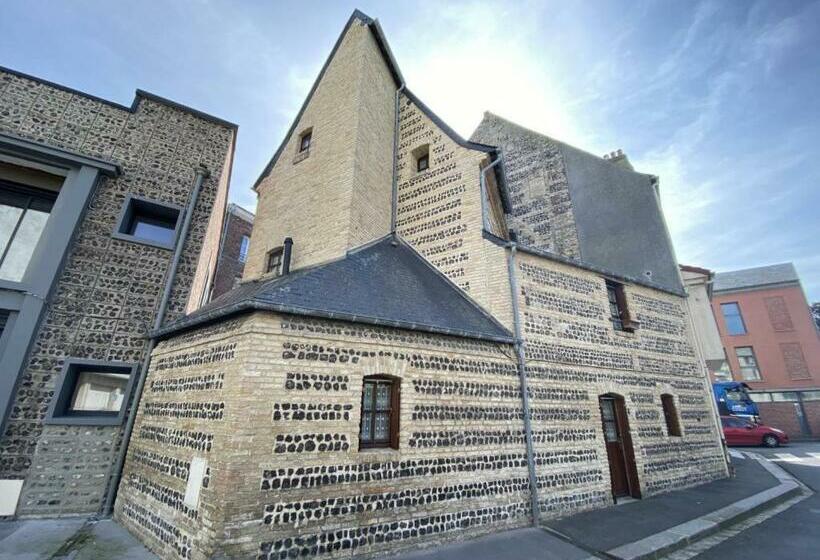 Les Falaises De L Estran