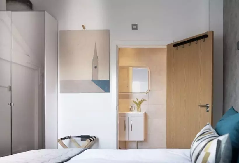 Luxury Apartment In The Heart Of Leicester With Parking