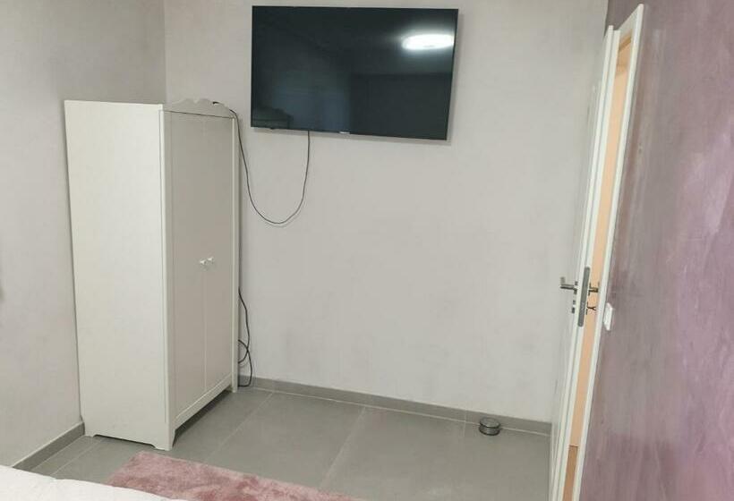 Sehr Grosse 5 Zimmer Wohnung Mit Garten Und Terasse