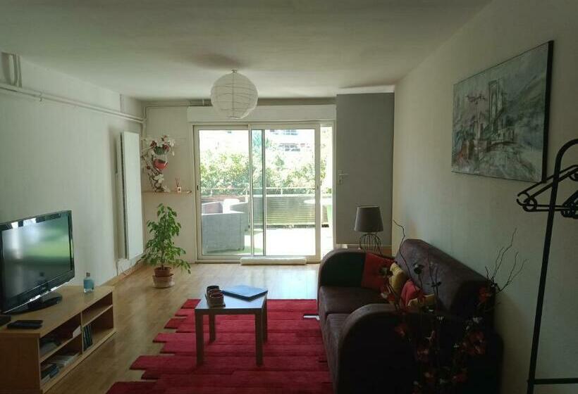 Terrace Flat Near The City Centre