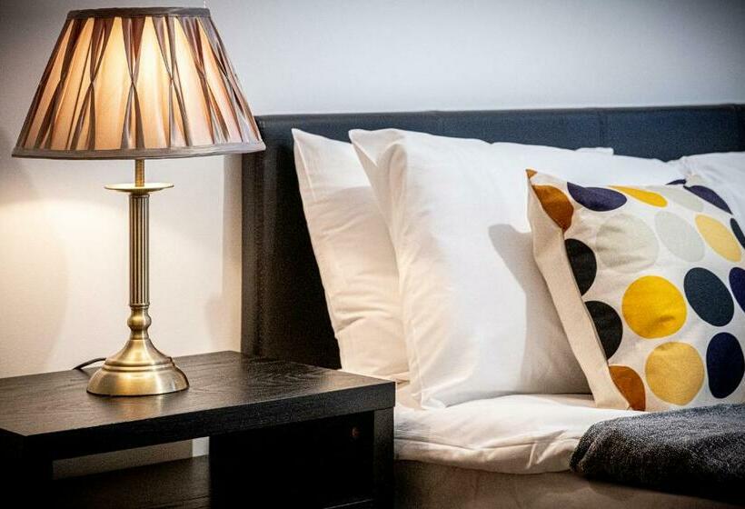 Zen Suite City Centre Apartment By Your Prefect Stay Short Lets Birmingham With Dedicated Work Space
