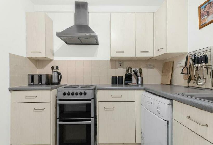 Zen Suite City Centre Apartment By Your Prefect Stay Short Lets Birmingham With Dedicated Work Space