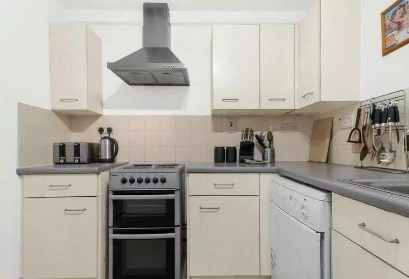 Zen Suite City Centre Apartment By Your Prefect Stay Short Lets Birmingham With Dedicated Work Space