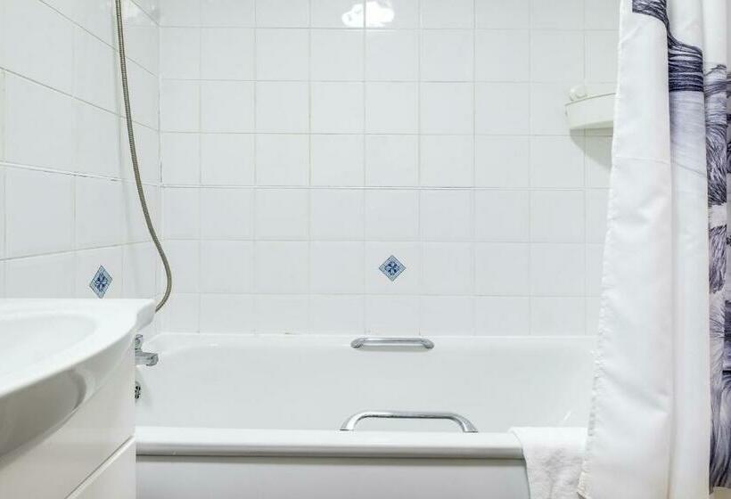 Zen Suite City Centre Apartment By Your Prefect Stay Short Lets Birmingham With Dedicated Work Space