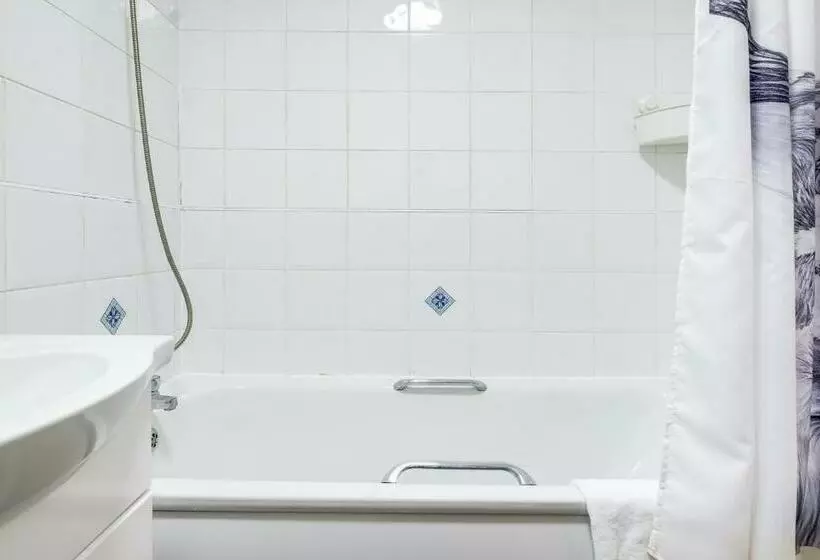Zen Suite City Centre Apartment By Your Prefect Stay Short Lets Birmingham With Dedicated Work Space