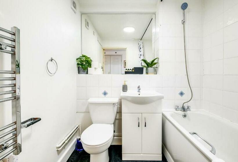 Zen Suite City Centre Apartment By Your Prefect Stay Short Lets Birmingham With Dedicated Work Space