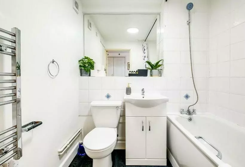 Zen Suite City Centre Apartment By Your Prefect Stay Short Lets Birmingham With Dedicated Work Space
