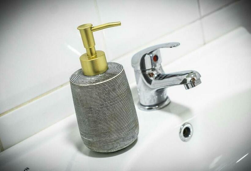 Zen Suite City Centre Apartment By Your Prefect Stay Short Lets Birmingham With Dedicated Work Space