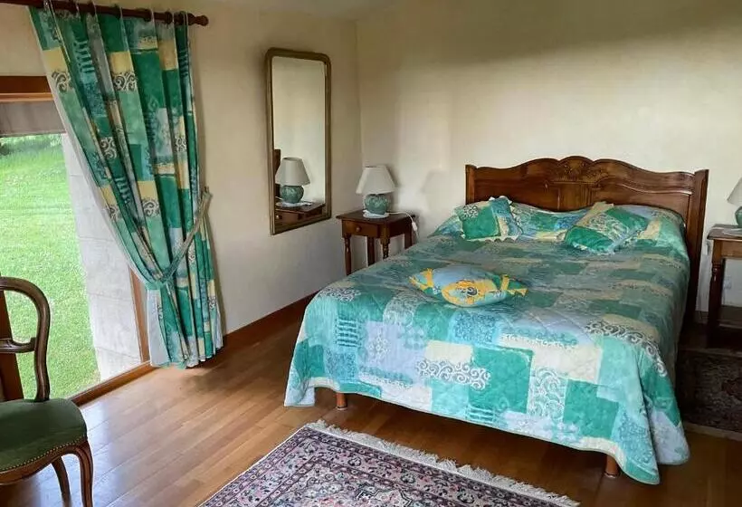 Aamiaismajoitus (B&B) A L Oree Du Bois