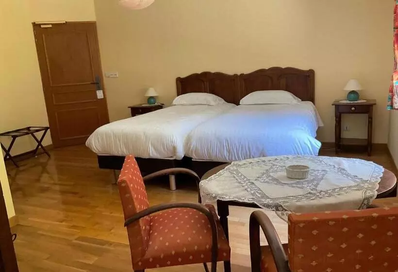 Aamiaismajoitus (B&B) A L Oree Du Bois