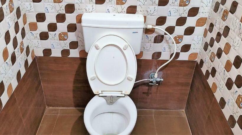 هتل Staymaker Royal Residency