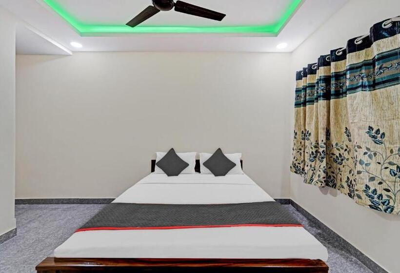 Super Townhouse 1096 Hotel Redfox Nungambakkam Near Apollo & Shankar Nethralaya Hospital