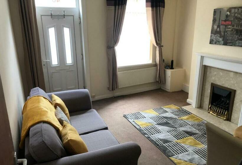 4 Bedroom House Close To Barnsley Centre