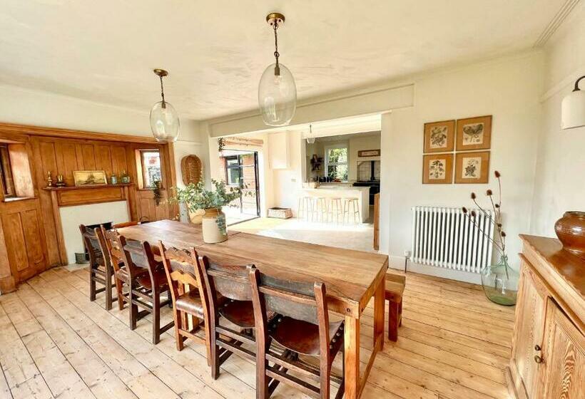 Highview House Norfolk Coast   Seaviews, Beach, Hot Tub