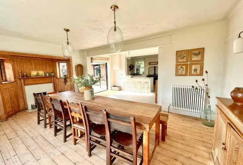 Highview House Norfolk Coast   Seaviews, Beach, Hot Tub