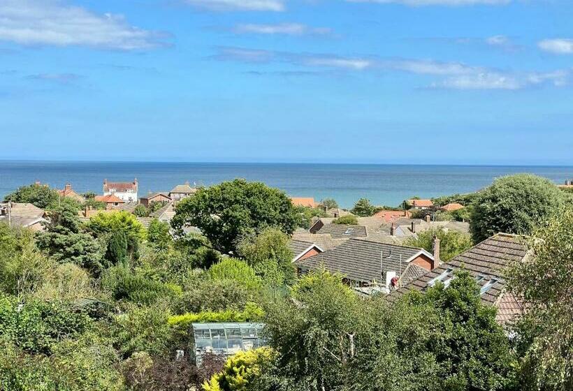 Highview House Norfolk Coast   Seaviews, Beach, Hot Tub
