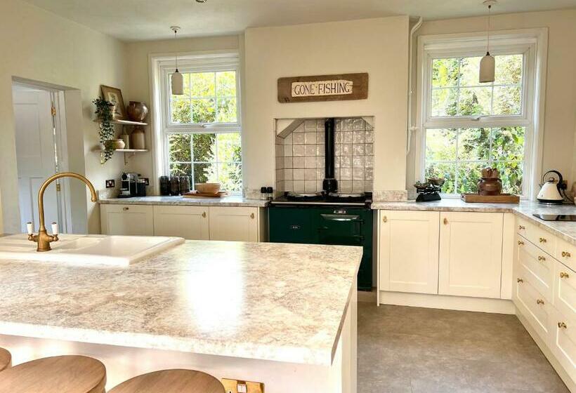 Highview House Norfolk Coast   Seaviews, Beach, Hot Tub