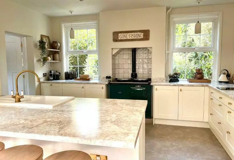 Highview House Norfolk Coast   Seaviews, Beach, Hot Tub