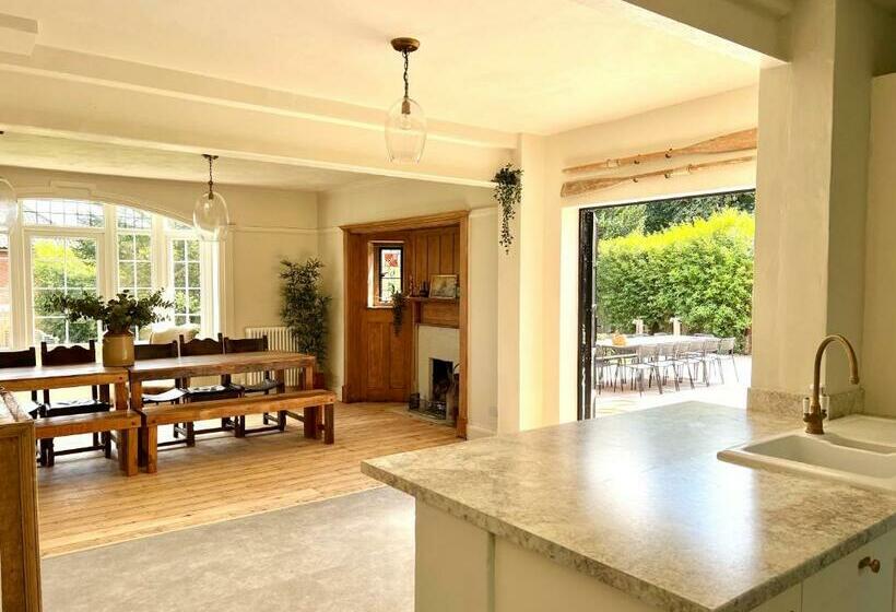 Highview House Norfolk Coast   Seaviews, Beach, Hot Tub