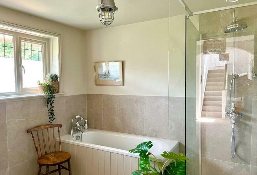 Highview House Norfolk Coast   Seaviews, Beach, Hot Tub