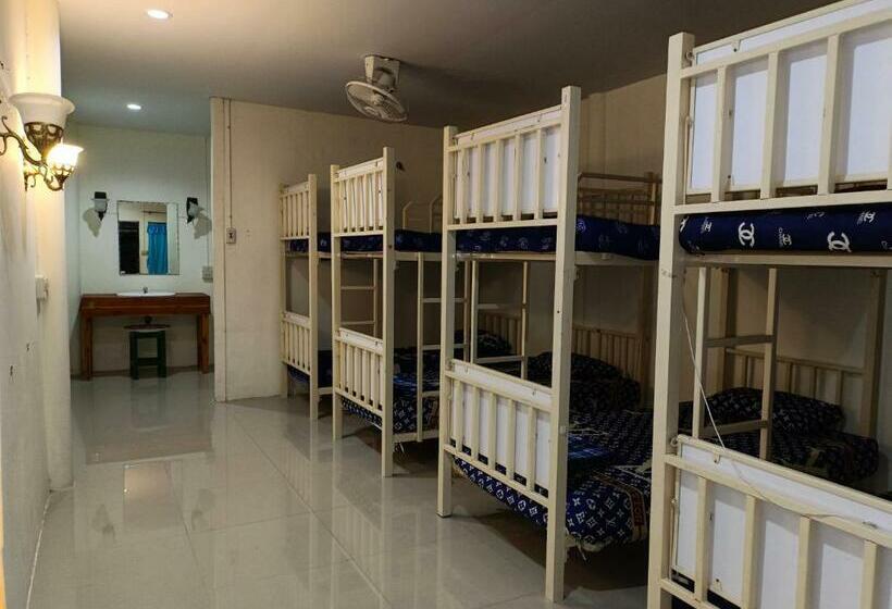 پانسیون Sunny In Town