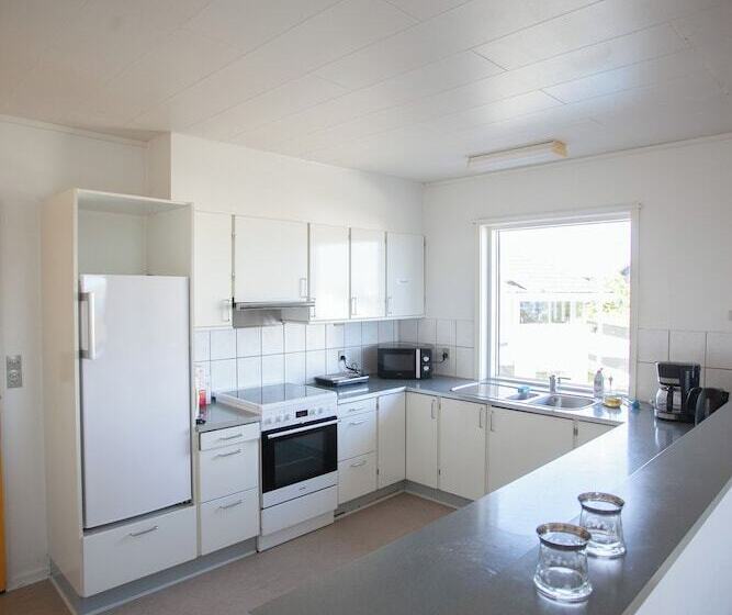 Pensão The Bird / Guesthouse / 10 Min Walk Downtown