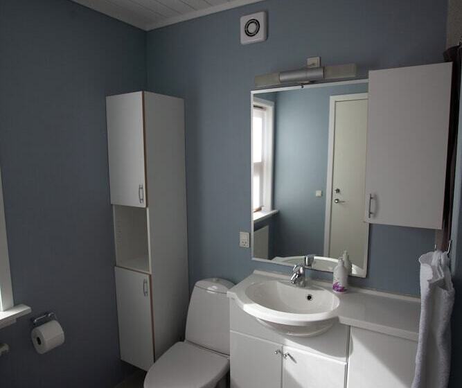 Pensão The Bird / Guesthouse / 10 Min Walk Downtown