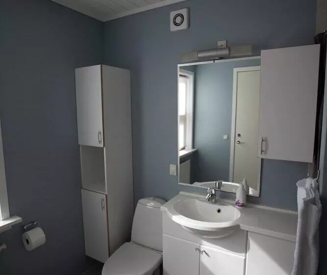 ペンション The Bird / Guesthouse / 10 Min Walk Downtown