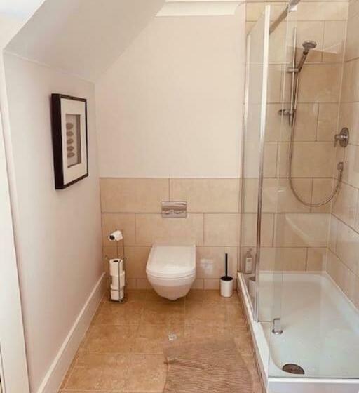 Town House In Prime Beachfront Location. Sea Views