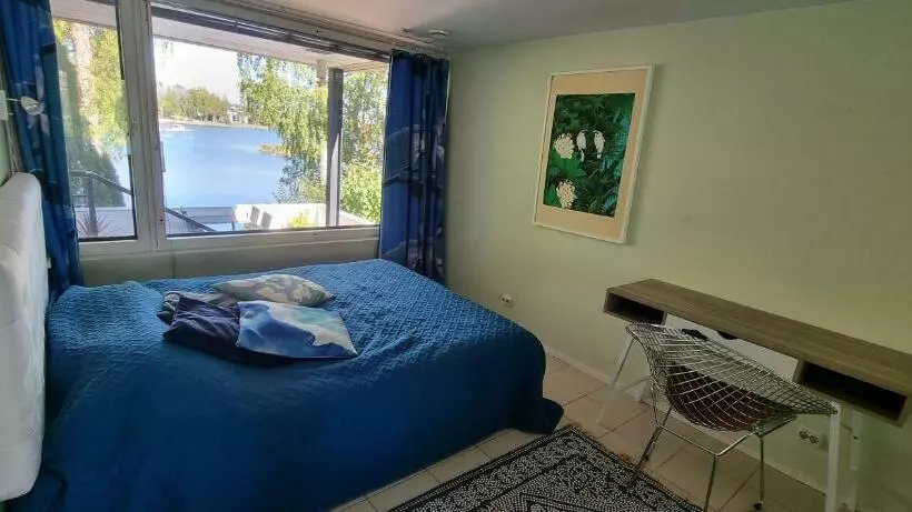 Gorgeous Apartment By The Sea