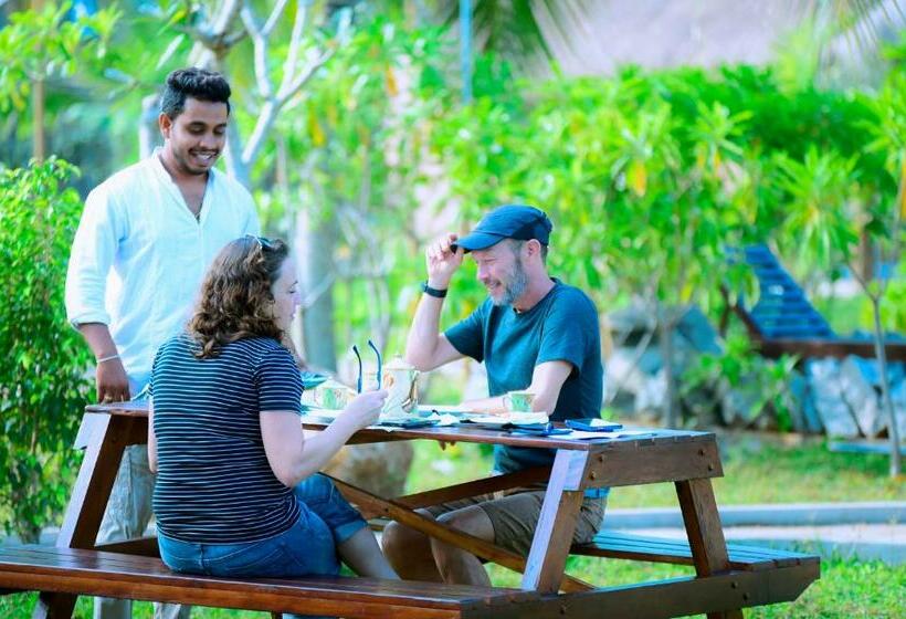 Coco Village Hotel Chilaw