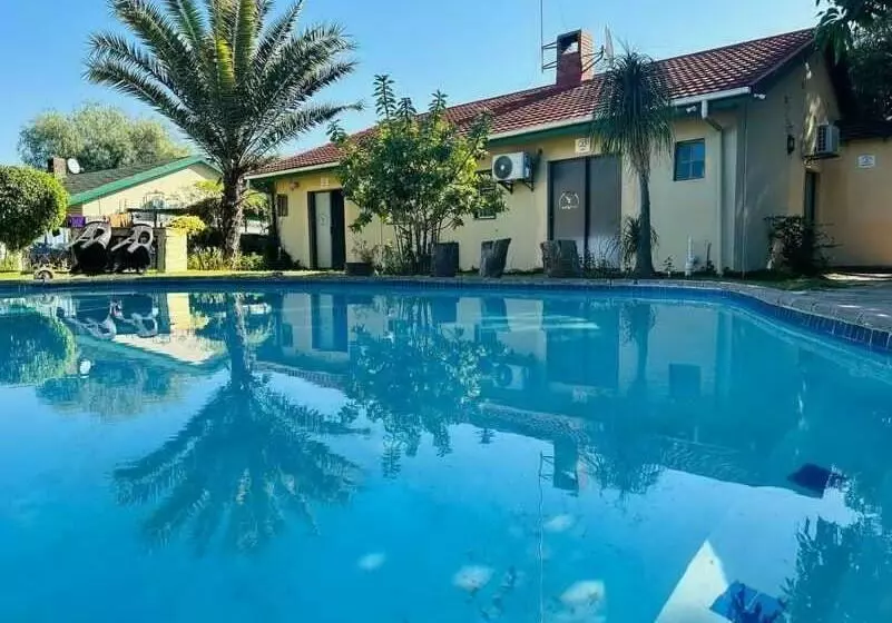 پانسیون Birdville Bnb Guest House