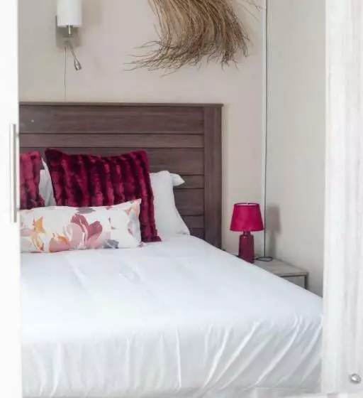 پانسیون Birdville Bnb Guest House