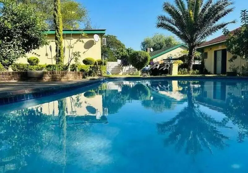 پانسیون Birdville Bnb Guest House