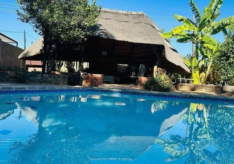 پانسیون Birdville Bnb Guest House