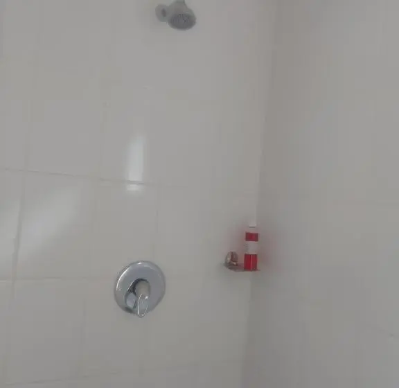 پانسیون Birdville Bnb Guest House