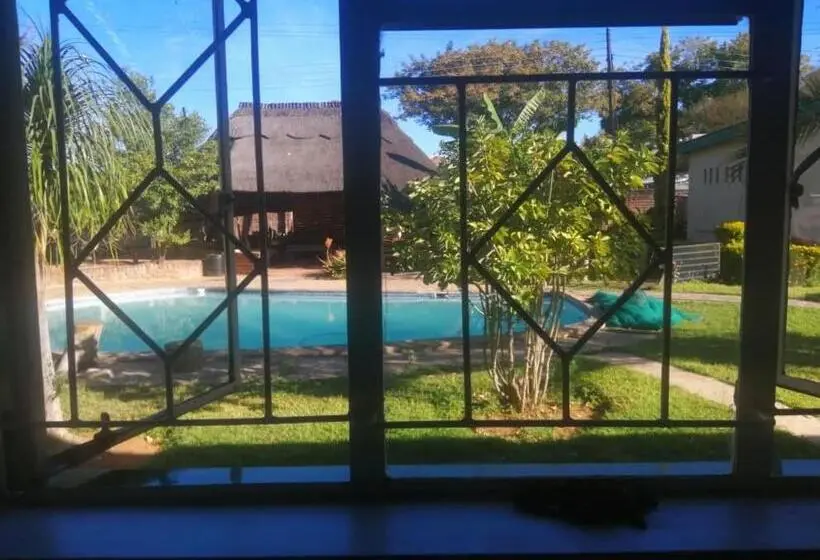 پانسیون Birdville Bnb Guest House