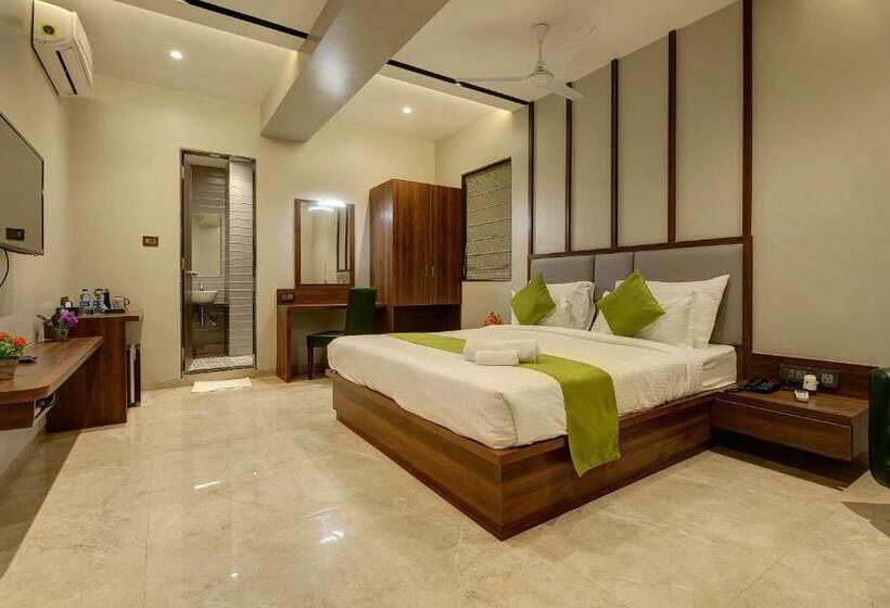 בית מלון כפרי Staybird  Fortune House, Business