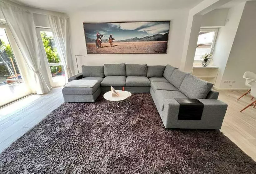 Veens Crew Home 4 Pax