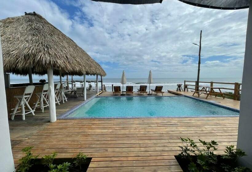 تختخواب و صبحانه Azvlik