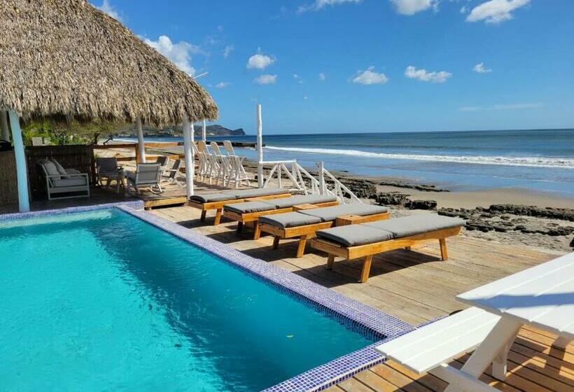 تختخواب و صبحانه Azvlik