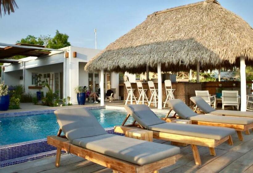 تختخواب و صبحانه Azvlik