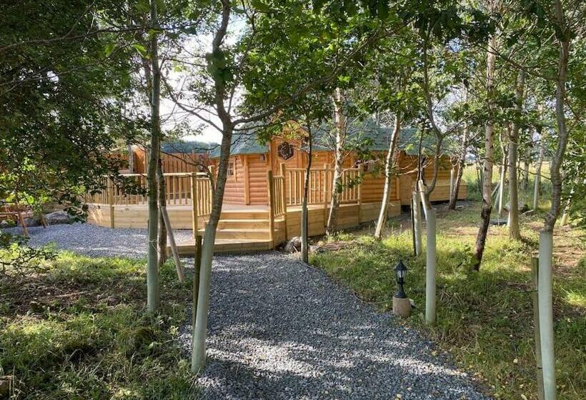 Craigshannoch Luxury 1 Bed Woodland Lodge Hot Tub