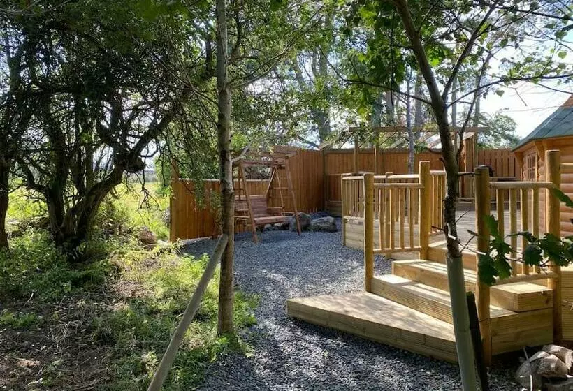 Craigshannoch Luxury 1 Bed Woodland Lodge Hot Tub