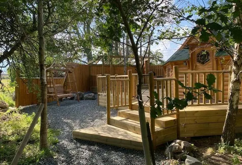 Craigshannoch Luxury 1 Bed Woodland Lodge Hot Tub