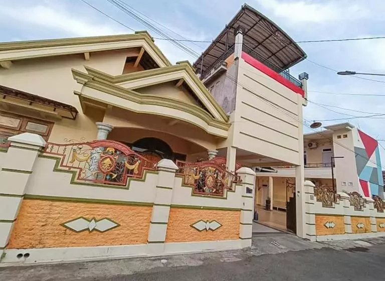 Hotelli Reddoorz Syariah @ Aura Homestay