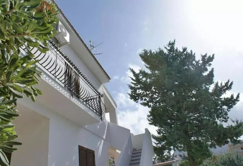 Magaggiari Beach House