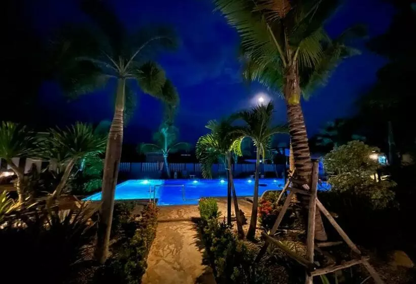 Sunset Resorts And Bar